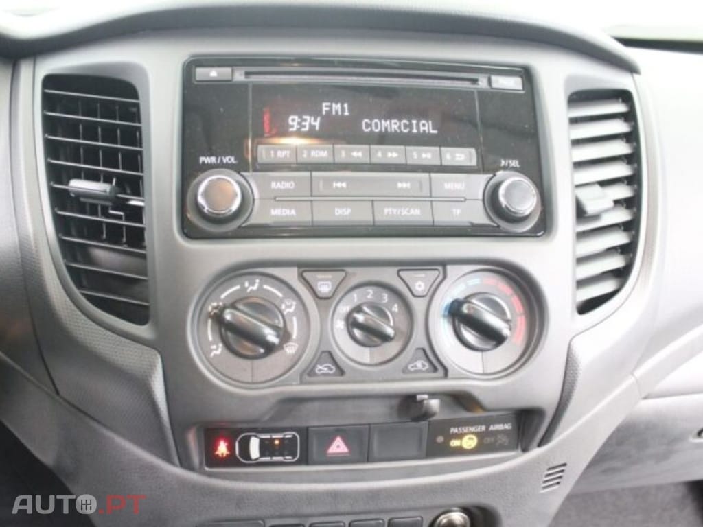 Mitsubishi L200 2.3 DI-D CD Invite 4WD I.V.A DEDUTÍVEL 