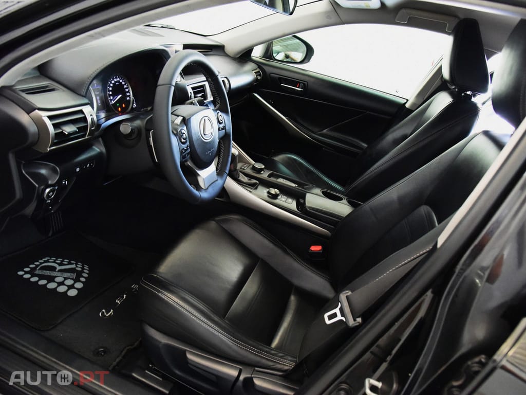 Lexus IS Executive — fotografia 10