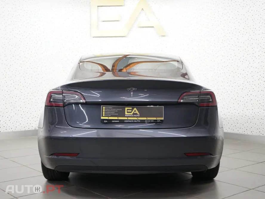 Tesla Model 3 Standard Range Plus RWD