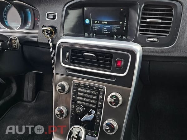 Volvo V60 D6 Plug-In-Hybrid AWD Geartronic Pure Limited