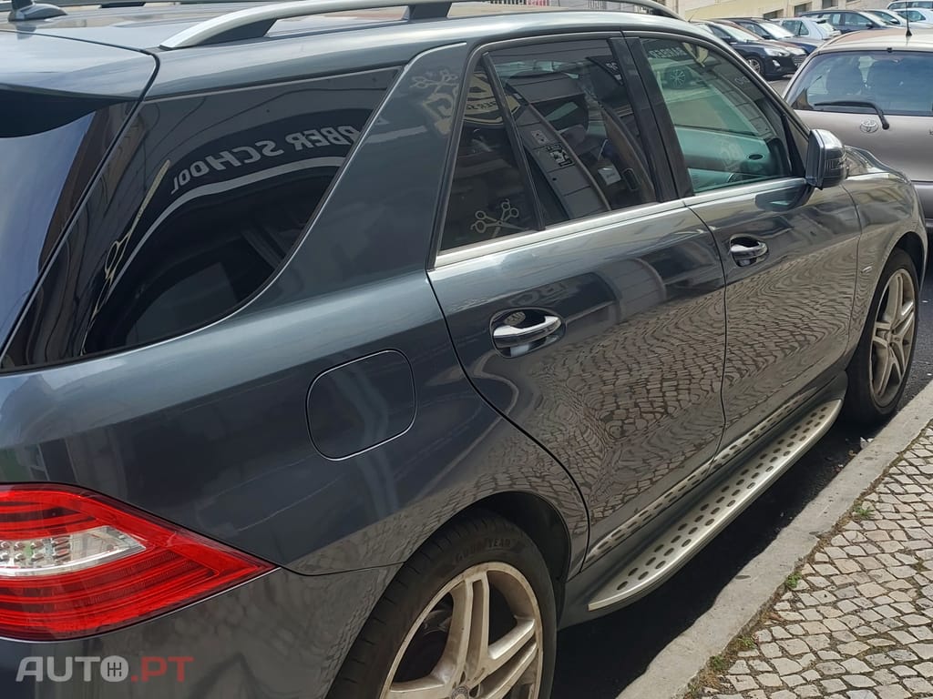 Mercedes-Benz ML 350 Mercedes-Benz ML 350 BlueTEC