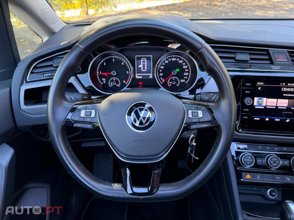 Volkswagen Touran 2.0 TDI Highline DSG