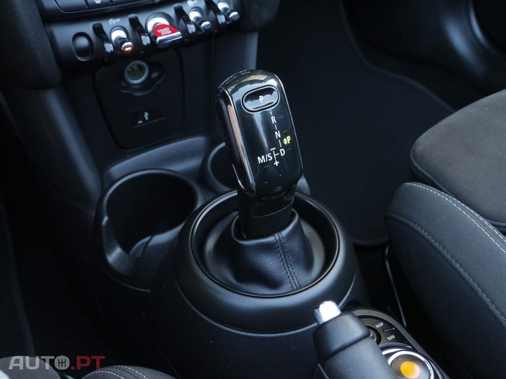 MINI Cabrio Cooper Premium First JCW Auto