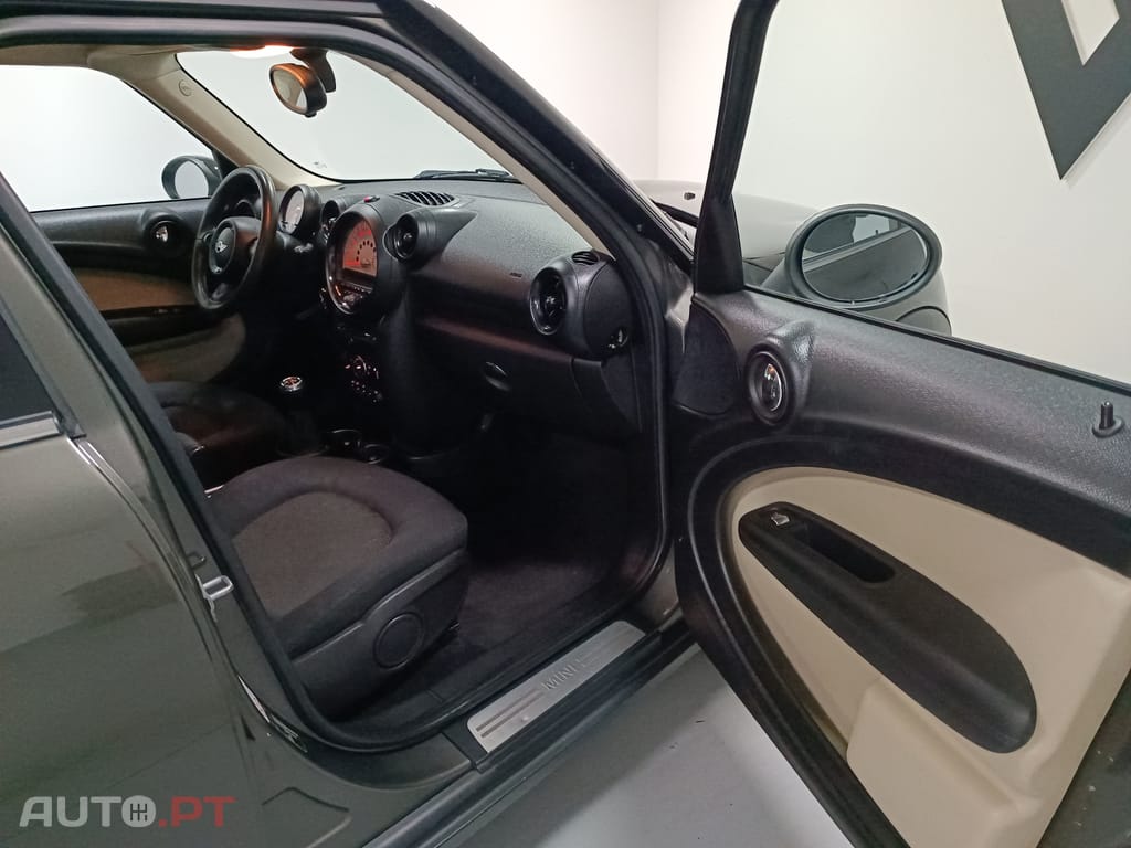 MINI Countryman One D