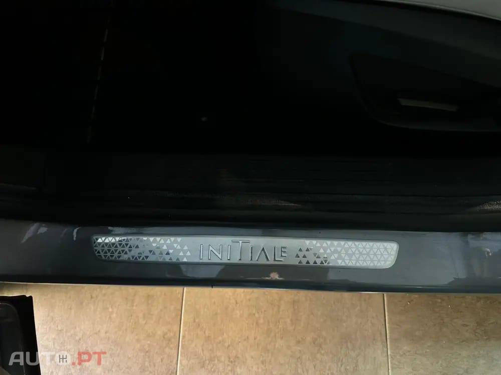 Renault Captur 1.6 E-Tech Plug-In Initiale Paris