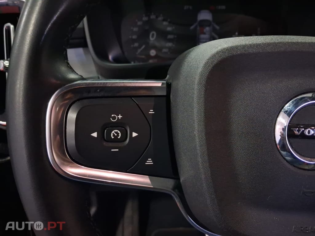 Volvo XC40 1.5 T4 Recharge Start