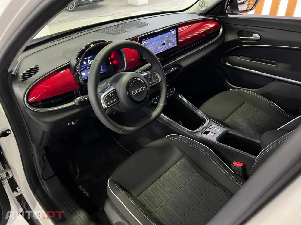 Fiat 600e 54 kWh (RED)