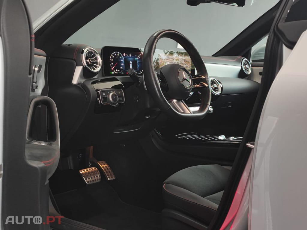 Mercedes-Benz CLA 250 e AMG Hibrido