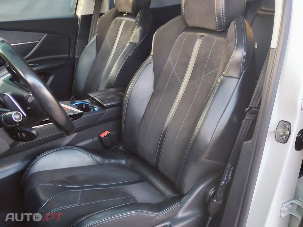 Peugeot 3008 1.2 PureTech Allure Grip Control EAT6