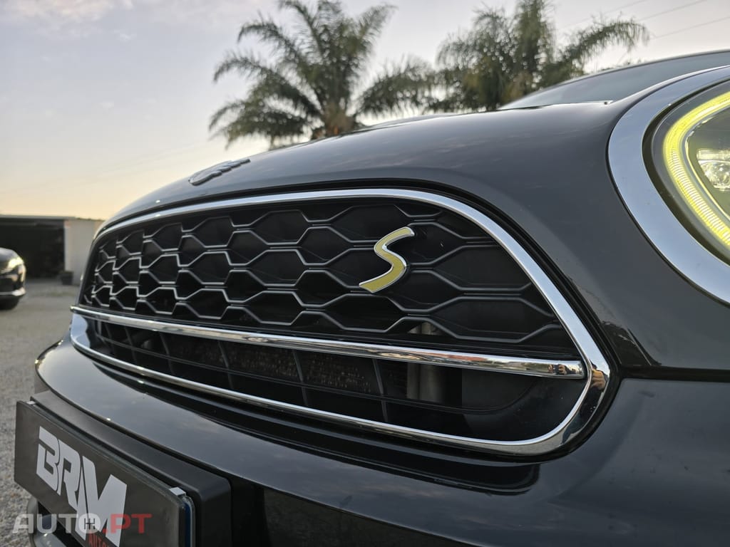 MINI Countryman Cooper SE Premium Essential Auto