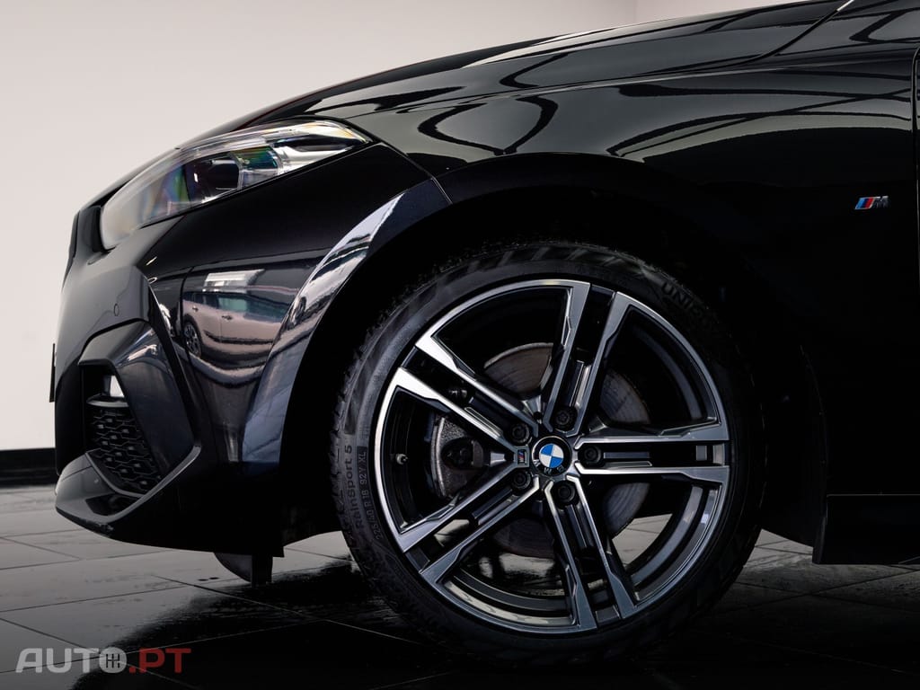BMW 218 i Pack Desportivo M