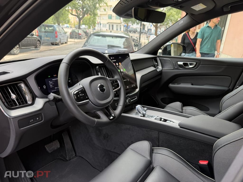 Volvo XC60 T6 AWD Recharge Plus Black Edition
