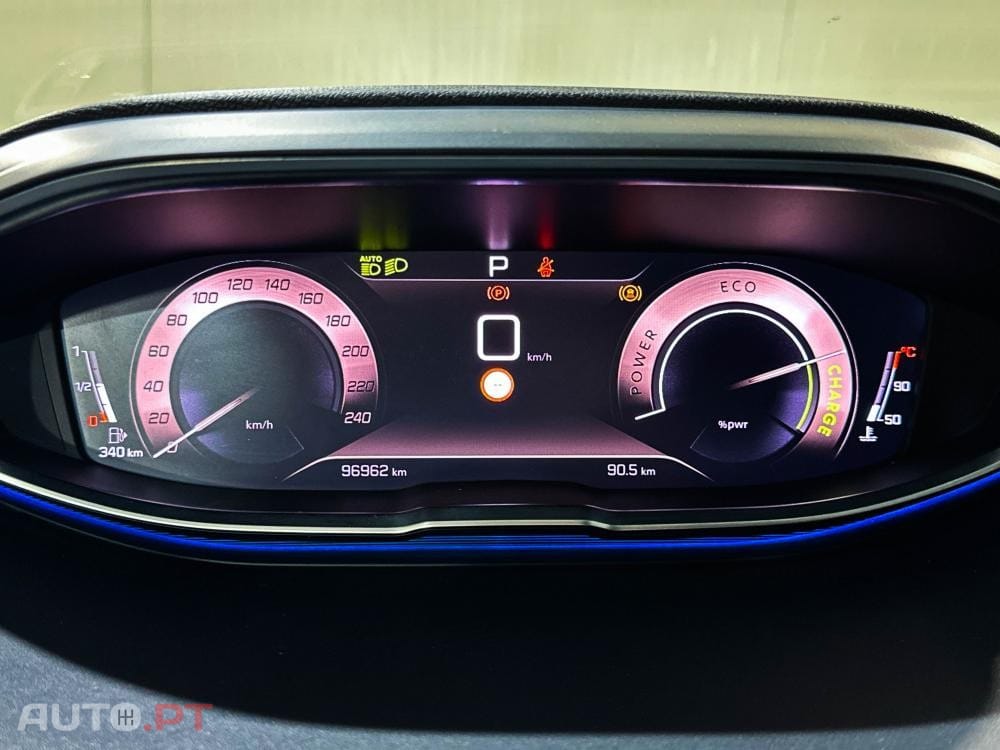 Peugeot 5008 Hybrid 136 e-DSC GT