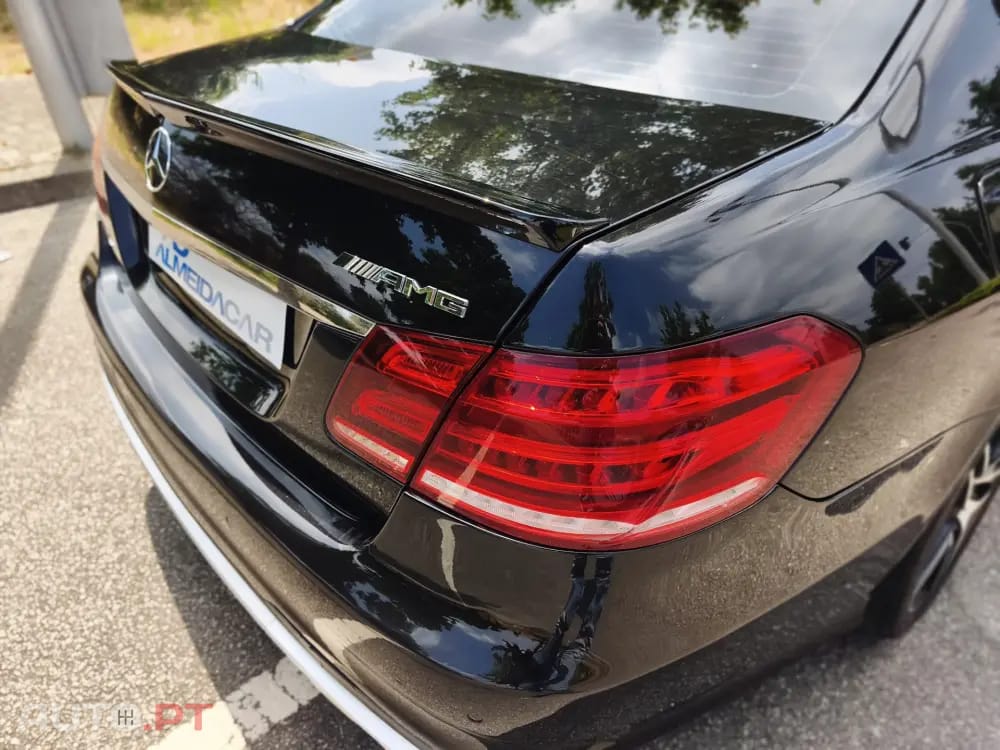 Mercedes-Benz E 220 CDI DPF BlueEFFICIENCY 7G-TRONIC Avantgarde