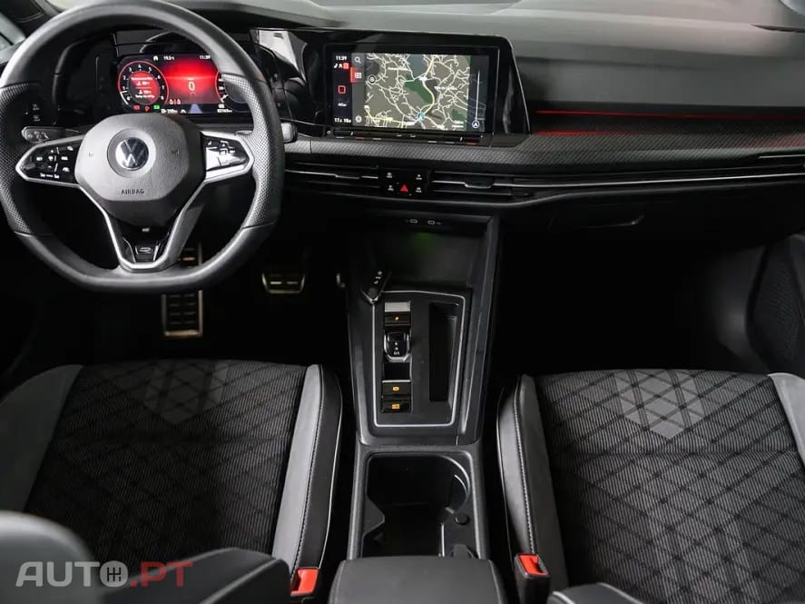 Volkswagen Golf 1.5 eTSI R-Line DSG