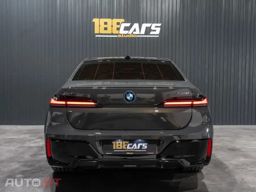 BMW 750 750e xDrive Pack Desportivo M