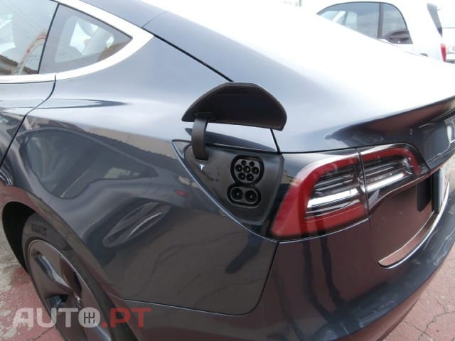 Tesla Model 3 Standard Range Plus RWD