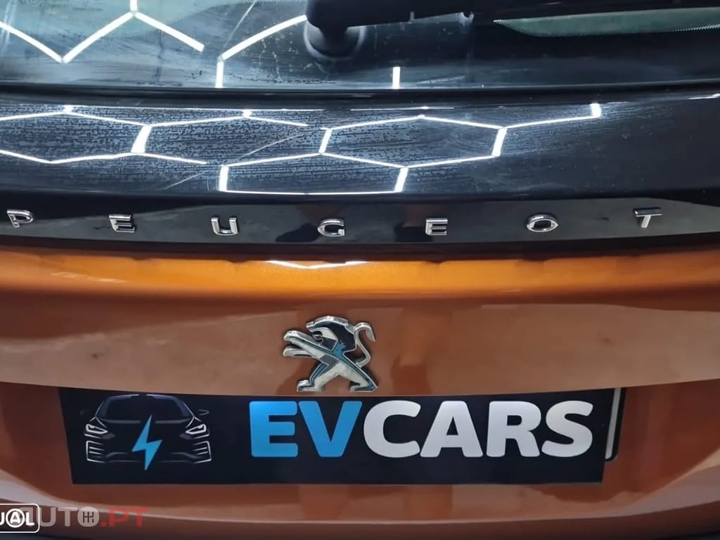 Peugeot E-2008 50 kWh Active Pack