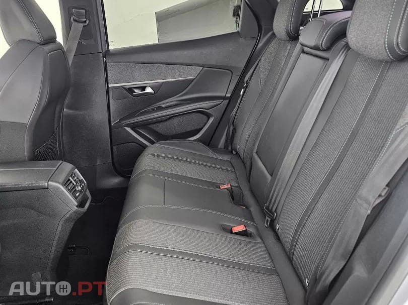 Peugeot 3008 1.6 Hybrid Allure e-EAT8