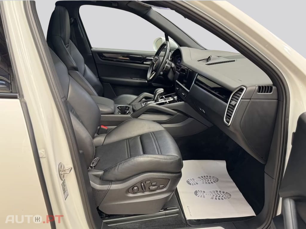 Porsche Cayenne S E-Hybrid V6 I.V.A DEDUTIVEL 