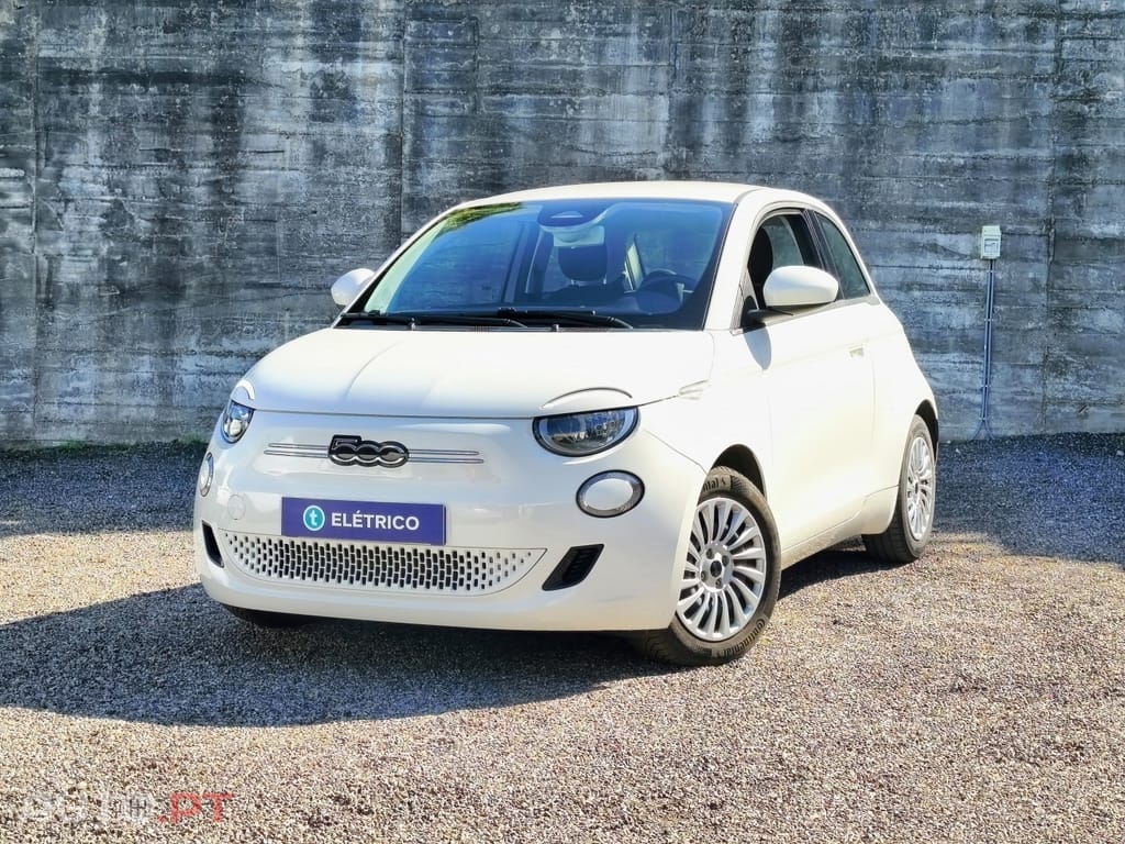 Fiat 500e Action