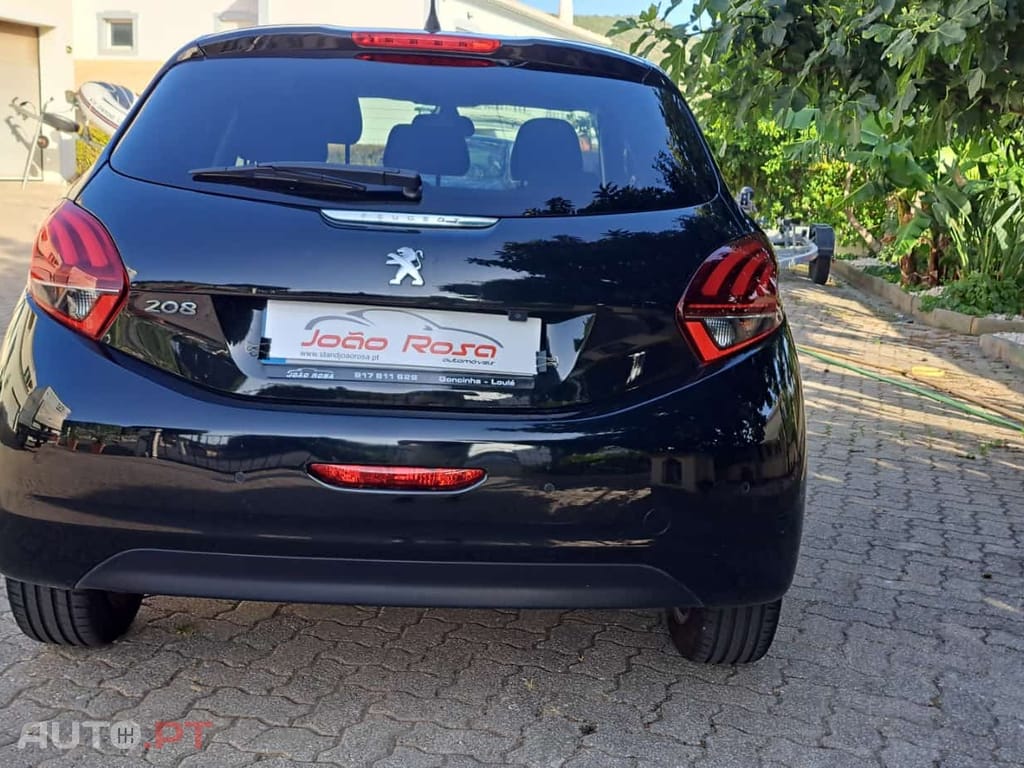 Peugeot 208 1.2 PureTech Signature
