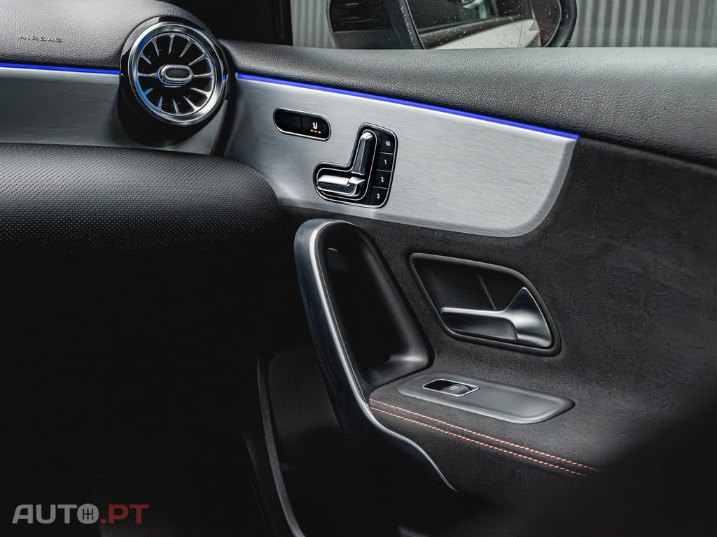 Mercedes-Benz A 180 d AMG Line PACK NIGHT