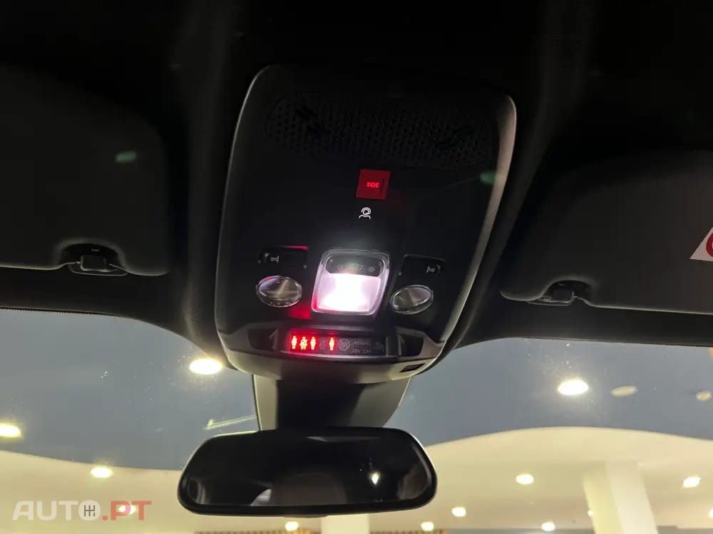 Peugeot 2008 1.2 Hybrid Allure e-DCS6