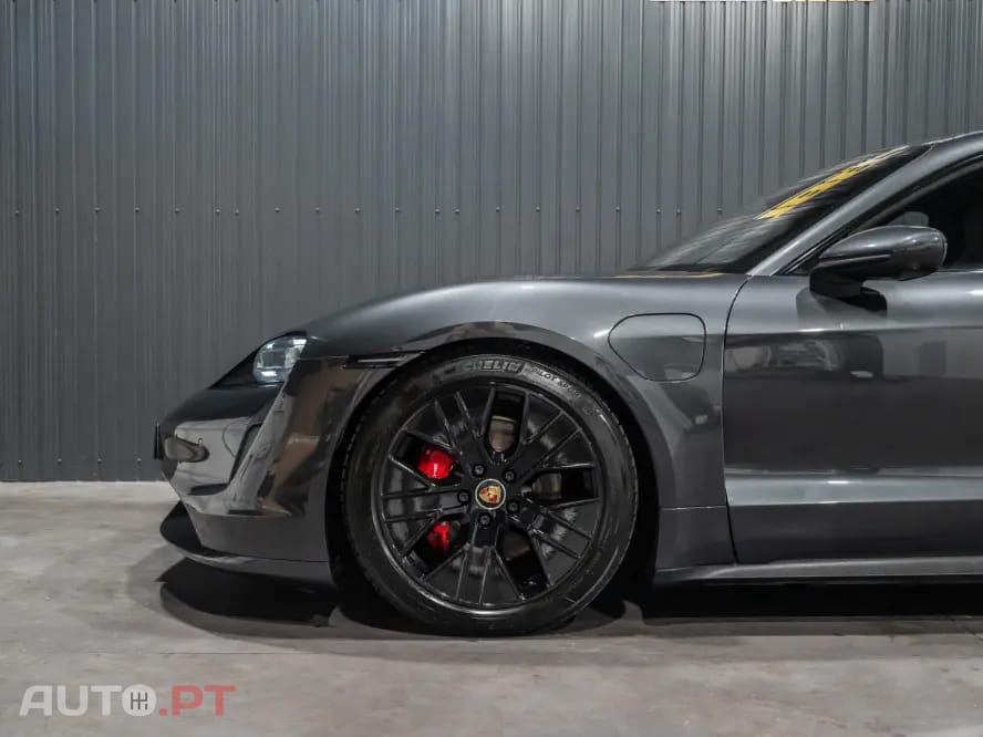 Porsche Taycan 4S