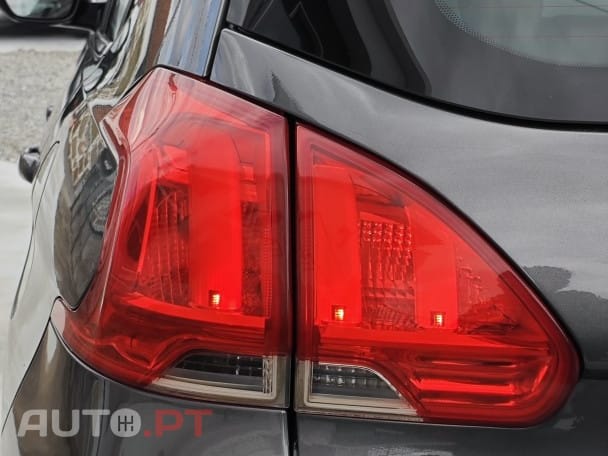 Peugeot 2008 1.2 e-THP Allure