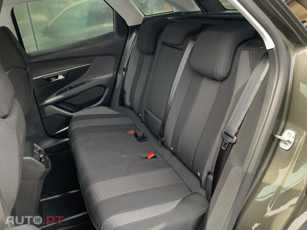 Peugeot 3008 1.5 BlueHDi Active