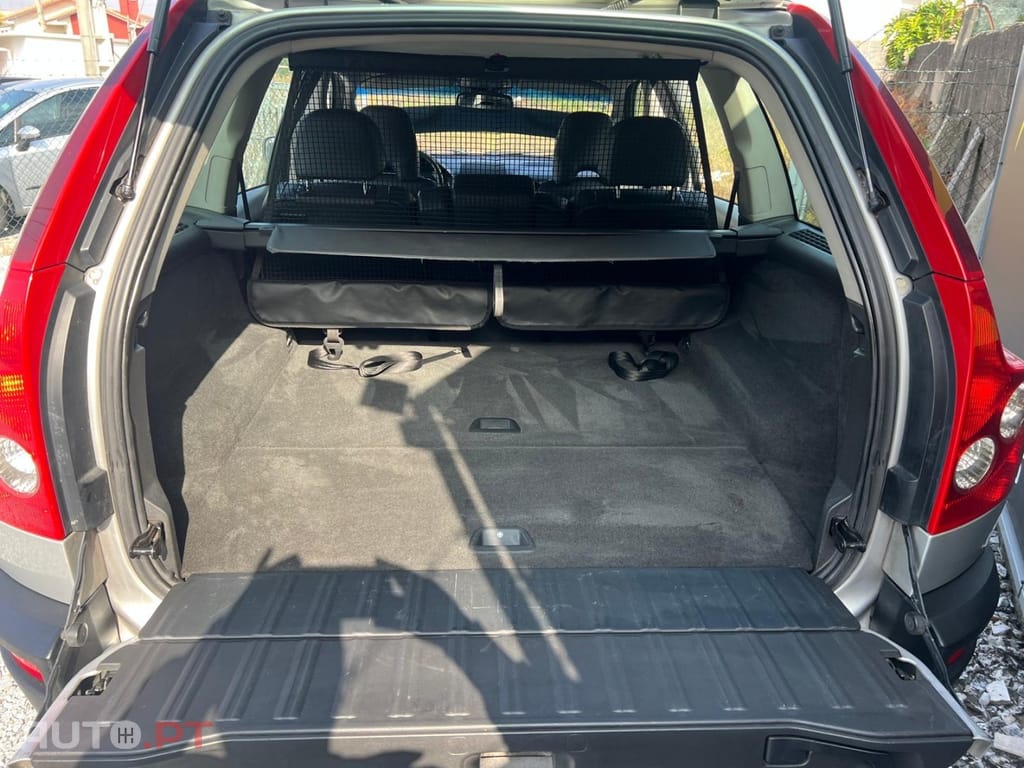 Volvo XC90 2.4 D5 5L Nivel 2 Auto.