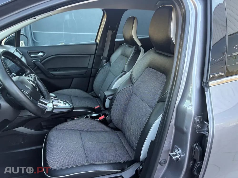 Renault Captur 1.6 HYBRID E-TECH INTENS