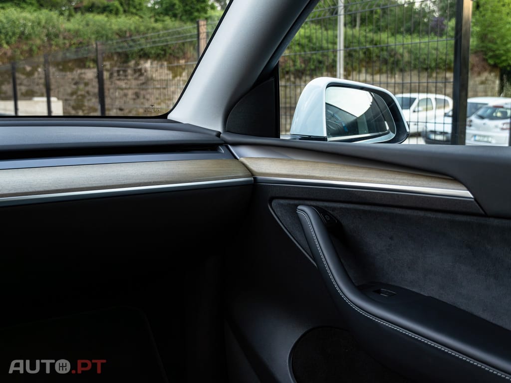 Tesla Model Y Tração Traseira
