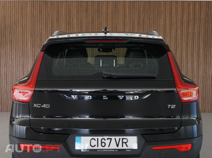Volvo XC40 T2 Momentum Pro