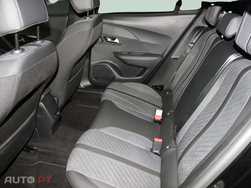 Peugeot 2008 1.2 Hybrid Allure e-DCS6