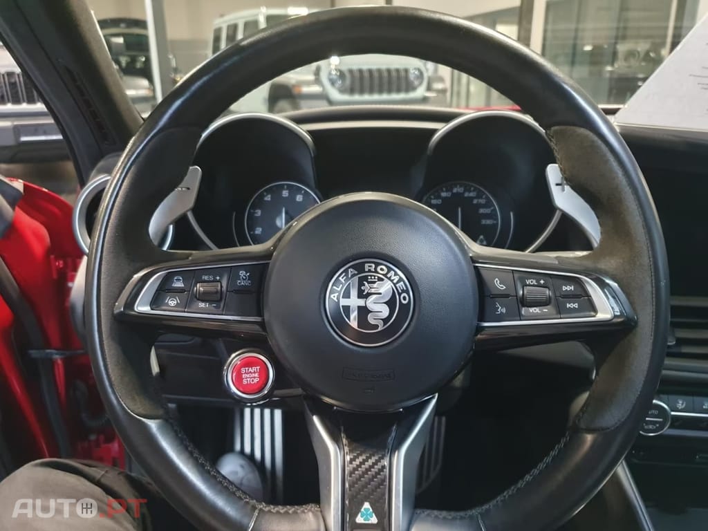 Alfa Romeo Giulia 2.9 Bi-Turbo Quadrifoglio AT8
