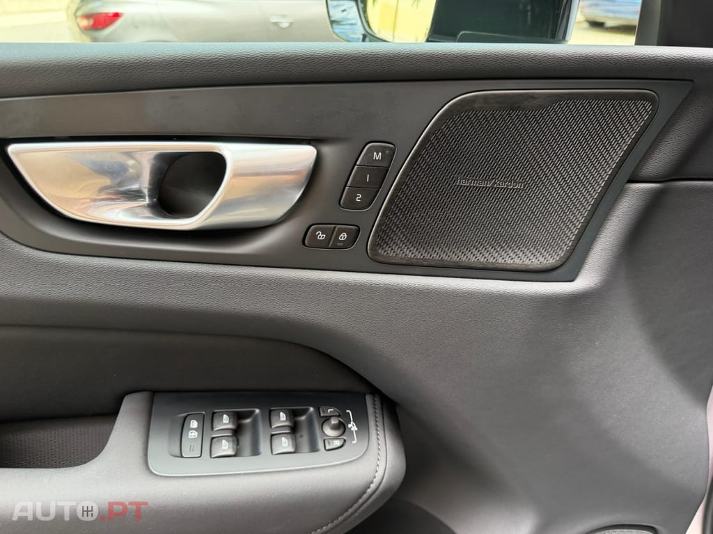 Volvo XC60 2.0 T6 PHEV Plus Bright AWD