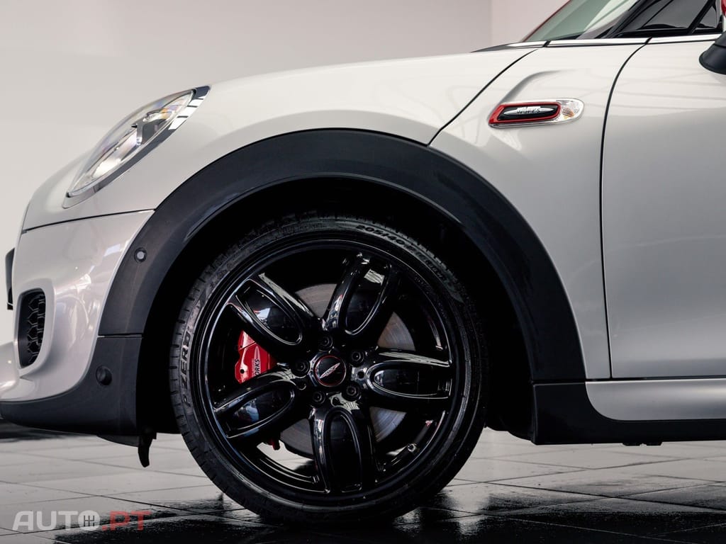 MINI Cooper John Cooper Works