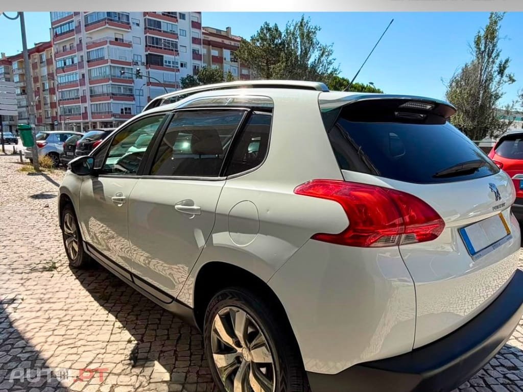 Peugeot 2008 1.2 VTi Active