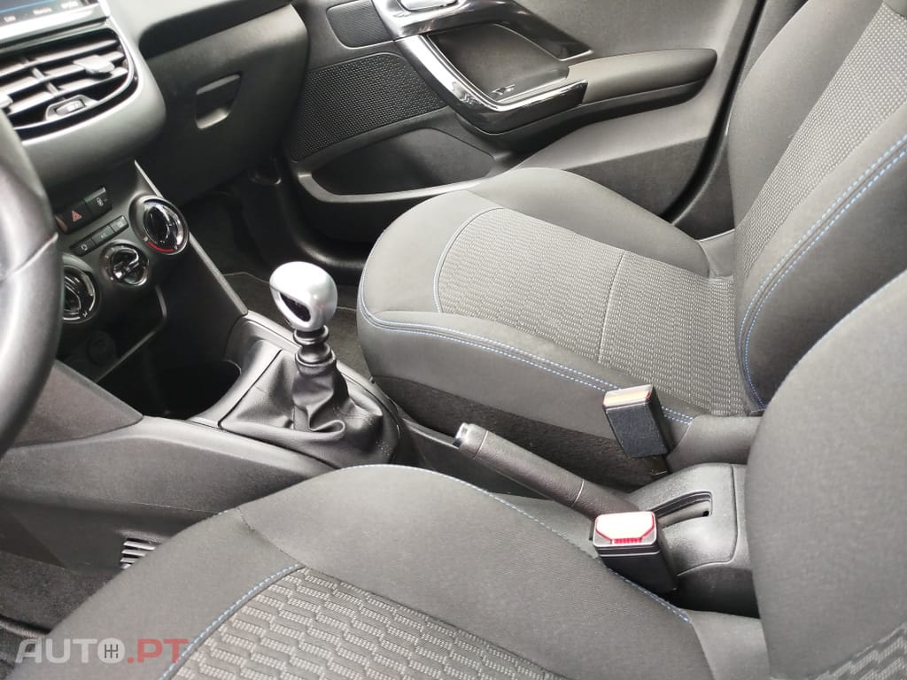 Peugeot 208 1.5 BlueHDi Signature