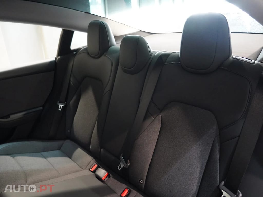 Tesla Model 3 Tração Traseira