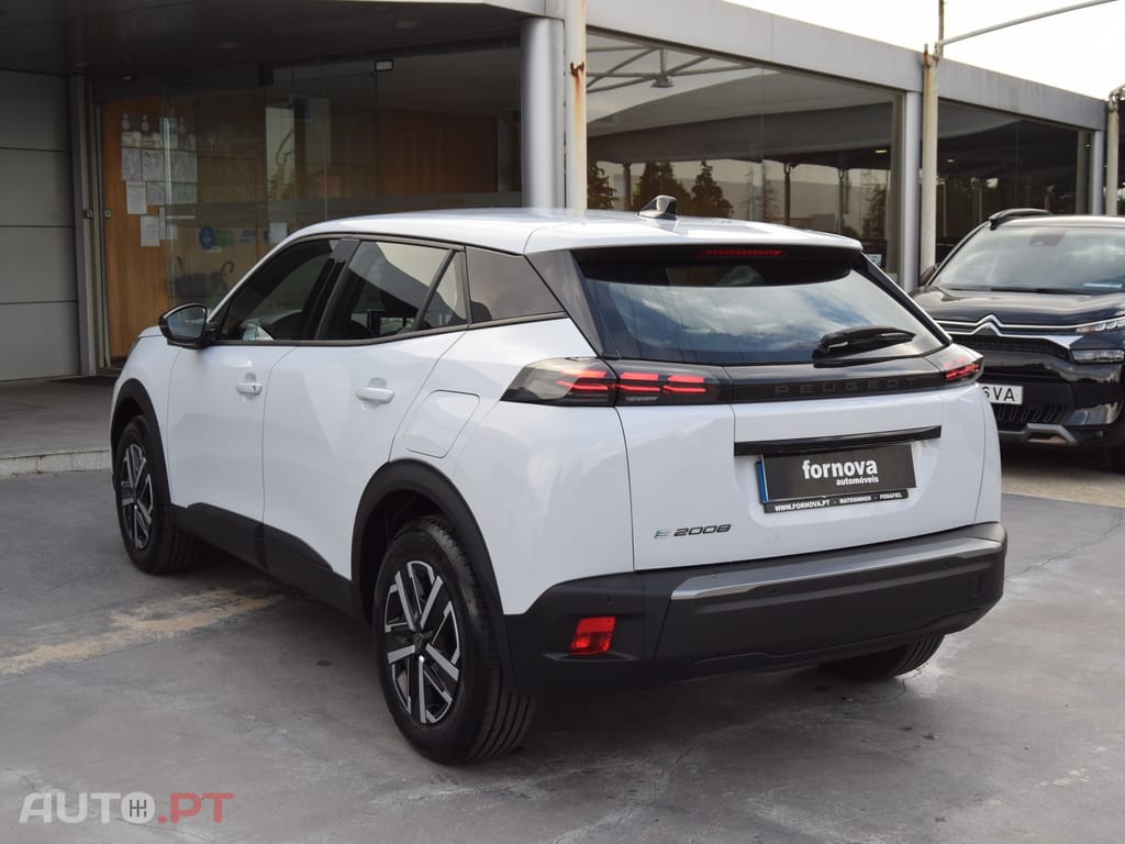 Peugeot E-2008 54 kWh Active EAT8