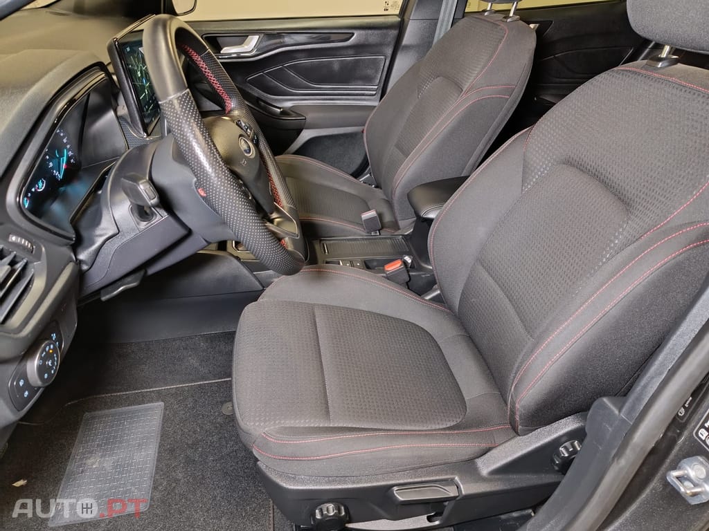 Ford Focus SW 1.0  EcoBoost  Hybrid ST-Line