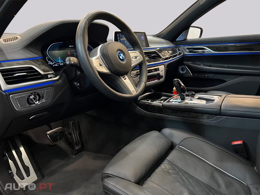 BMW 745 I.V.A DEDUTIVEL e M Sport