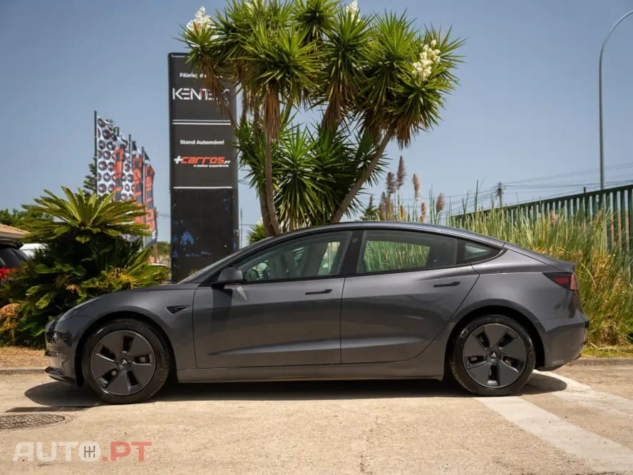 Tesla Model 3 Standard Range Plus RWD