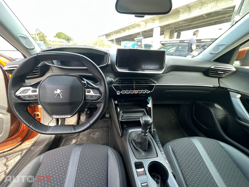 Peugeot 2008 1.2 PureTech Allure