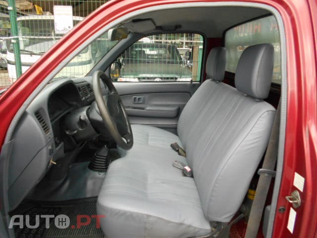 Toyota Hilux 2.5D-4D 3Lugares