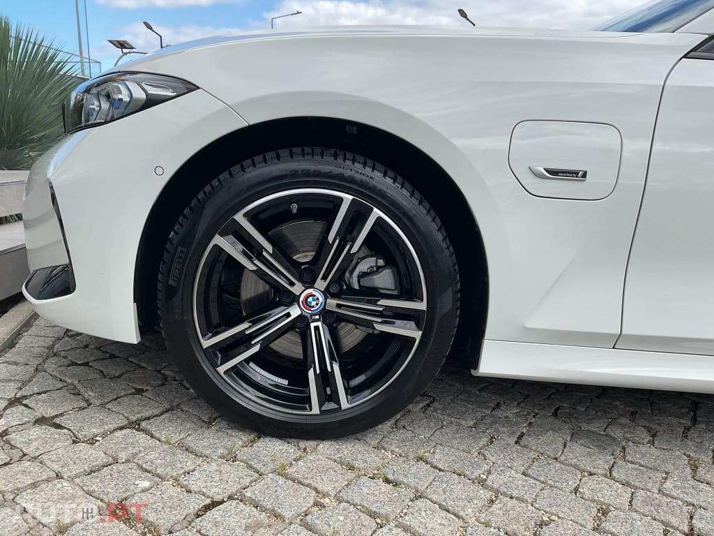 BMW 330 e Pack M Auto