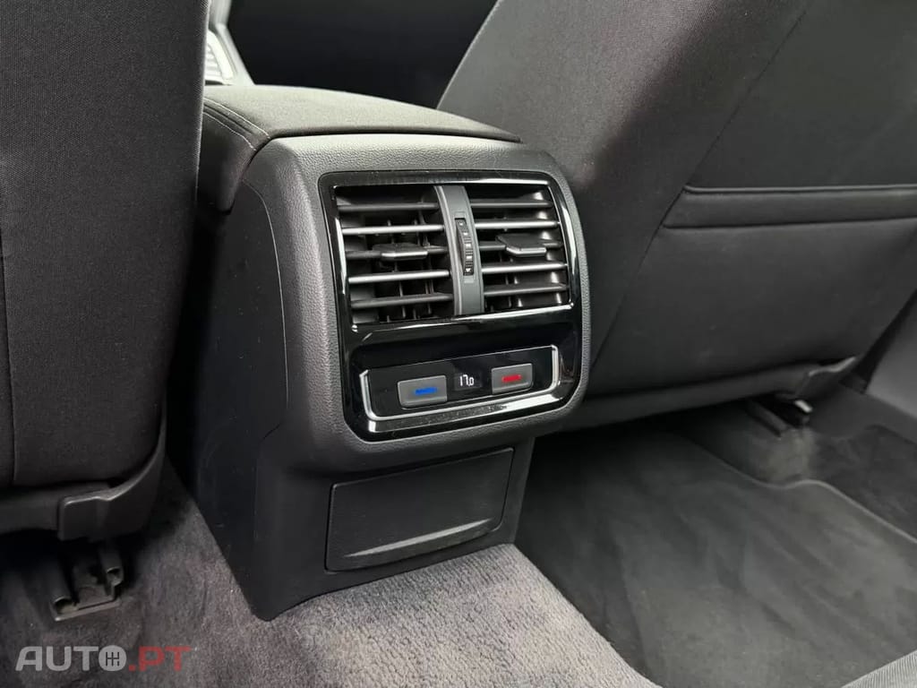 Volkswagen Passat Variant 1.6 TDI Confortline — fotografia 23